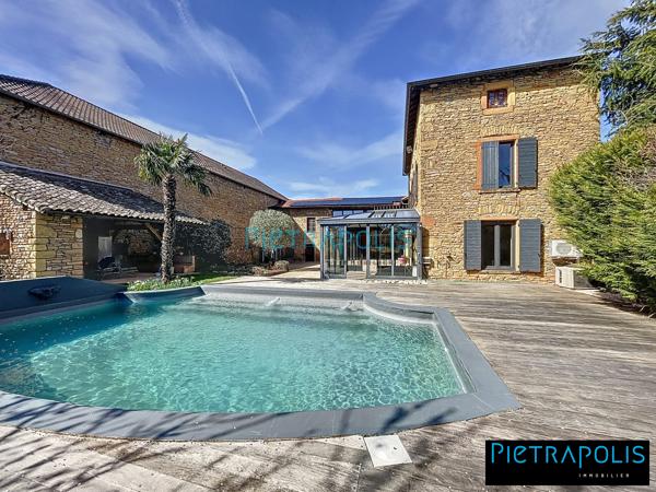Propriété d'exception en pierres dorées - 9 pièces -280 m² hab - Terrain 1598 m²