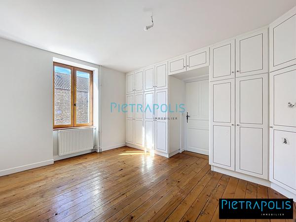 Propriété d'exception en pierres dorées - 9 pièces -280 m² hab - Terrain 1598 m²