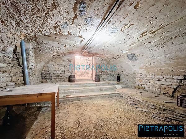 Propriété d'exception en pierres dorées - 9 pièces -280 m² hab - Terrain 1598 m²
