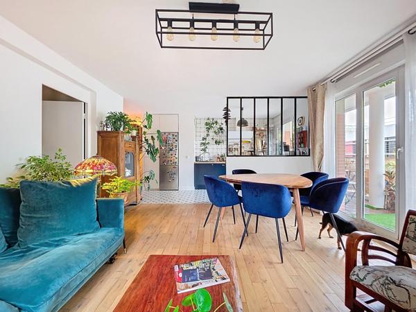 APPARTEMENT EN PARFAIT ETAT AVEC BALCON ET PARKING