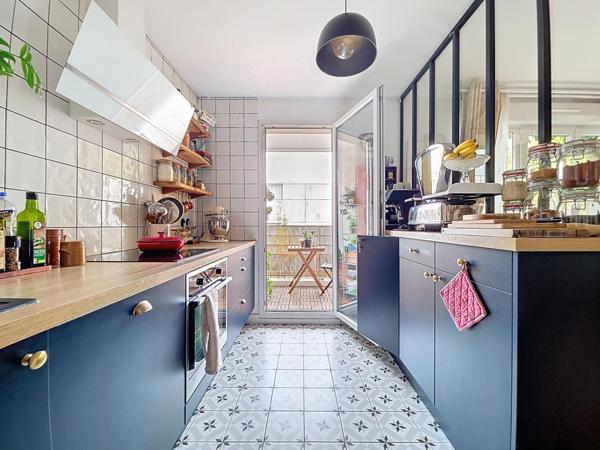 APPARTEMENT EN PARFAIT ETAT AVEC BALCON ET PARKING