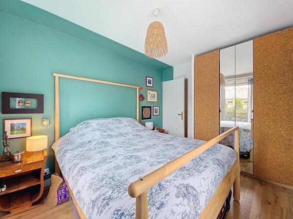 APPARTEMENT EN PARFAIT ETAT AVEC BALCON ET PARKING