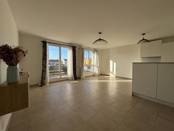 F3 BOIS ROCHEFORT AVEC BALCON €300 000 ** - Référence 2013