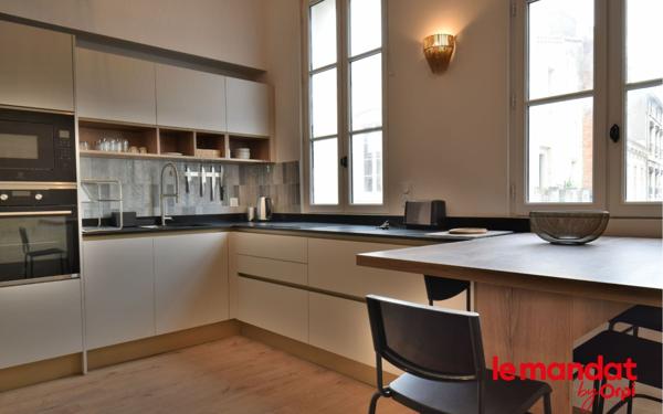 Appartement à louer    2 pièces • 50 m2 Bordeaux