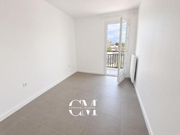 Appartement Bordeaux 4 pièces Fondaudége dernier étage parking cave 69 m2