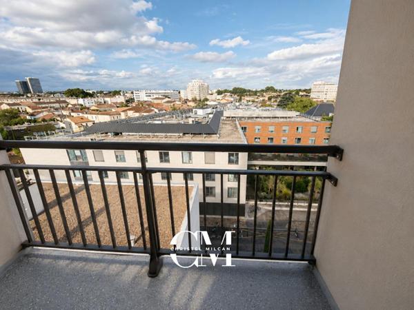 Appartement Bordeaux 4 pièces Fondaudége dernier étage parking cave 69 m2