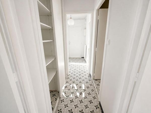 Appartement Bordeaux 4 pièces Fondaudége dernier étage parking cave 69 m2
