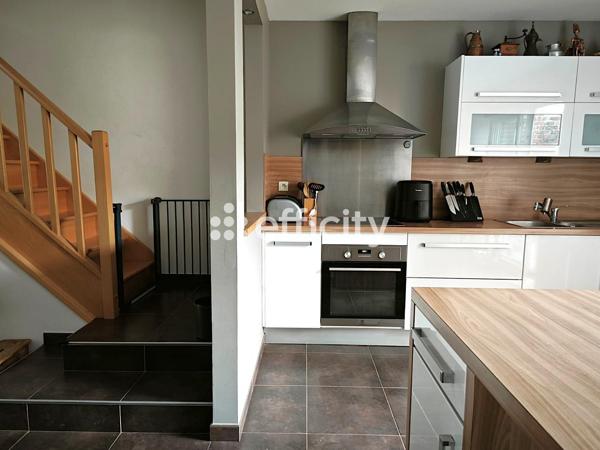 Maison
         5 pièces
        - 100 m² Exclusivité 224 000 € *