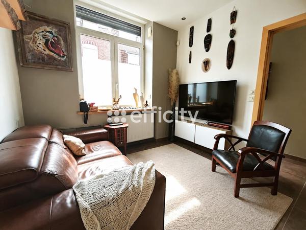 Maison
         5 pièces
        - 100 m² Exclusivité 224 000 € *