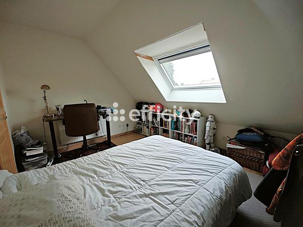 Maison
         5 pièces
        - 100 m² Exclusivité 224 000 € *