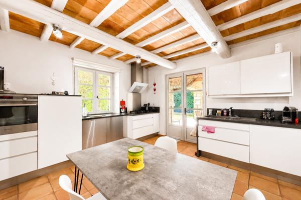 Vente Mas Uzès 9 Pièces 340 m²