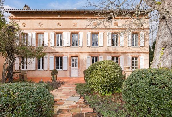 Toulouse (31000) PROPRIÉTÉ DE CARACTÈRE DU XIX SIÈCLE – TOULOUSAINE RÉNOVÉE, DÉPENDANCES ET PISCINE