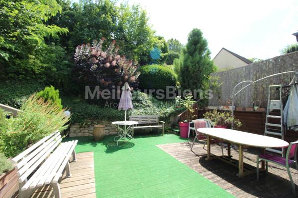 RUEIL-MALMAISON - LA JONCHERE - MAISONS 215 M²  (MAISON DE 175 + MAISON DE 40 M²) - TERRAIN 2600 M² - TERRASSES - PARKINGS