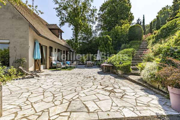 RUEIL-MALMAISON - LA JONCHERE - MAISONS 215 M²  (MAISON DE 175 + MAISON DE 40 M²) - TERRAIN 2600 M² - TERRASSES - PARKINGS