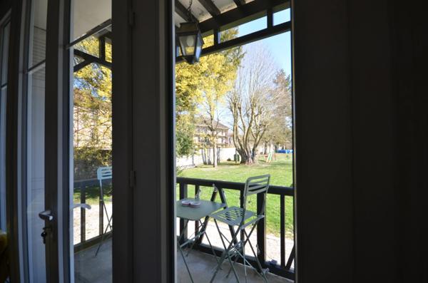 Proche LIZY SUR OURCQ (77) à vendre belle et grande maison bourgeoise de caractère à colombage avec piscine.