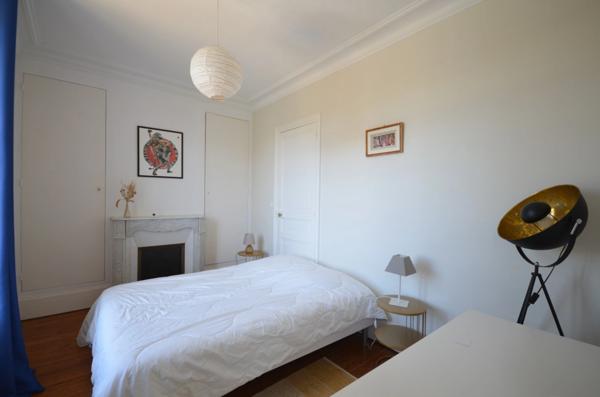 Proche LIZY SUR OURCQ (77) à vendre belle et grande maison bourgeoise de caractère à colombage avec piscine.