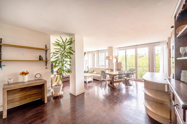 99m2 lumineux, traversant avec balcons, 3 chambres et un grand séjour!
