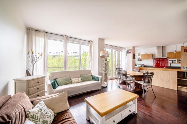 99m2 lumineux, traversant avec balcons, 3 chambres et un grand séjour!