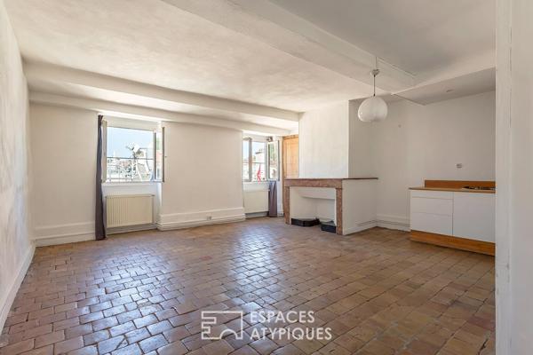 Dernier étage de caractère avec balcon et vue Fourvière