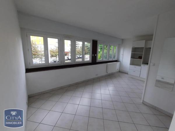 Appartement à louer 1 pièce 29.65m² Évry-Courcouronnes (91000)