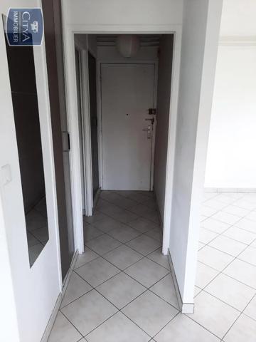 Appartement à louer 1 pièce 29.65m² Évry-Courcouronnes (91000)