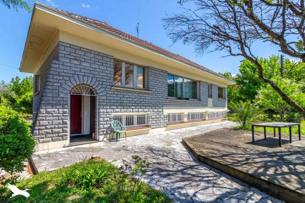 Maison à vendre |                                       Dax |                                        6 pièces  |  205 m²