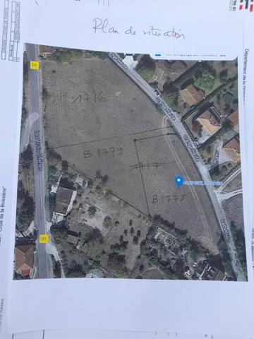 Superbe terrain constructible de 1803 m², vues panoramiques, secteur très calme.