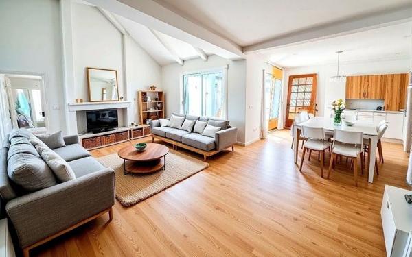 Maison à vendre    5 pièces • 119,36 m2 Gradignan