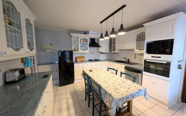 Maison à vendre    5 pièces • 119,36 m2 Gradignan