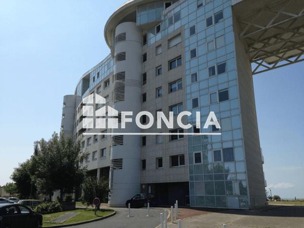 Location Studio meublé 26.3 m² - 62 ET 64 RUE ALFRED KASTLER La Rochelle 17000