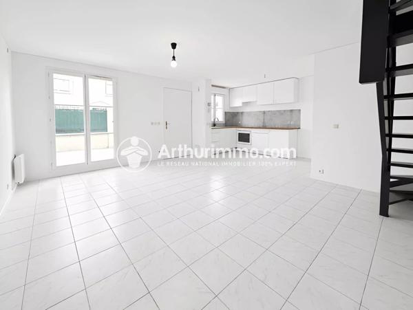 Location                                                      Appartement
                        
                     3 pièces                      56 m2                     à Tigery
