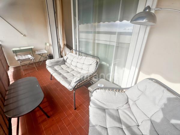 AJACCIO (20), quartier des étrangers, bel appartement T3 traversant, dernier étage, bel aperçu mer, parking, ascenseur