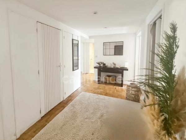 AJACCIO (20), quartier des étrangers, bel appartement T3 traversant, dernier étage, bel aperçu mer, parking, ascenseur