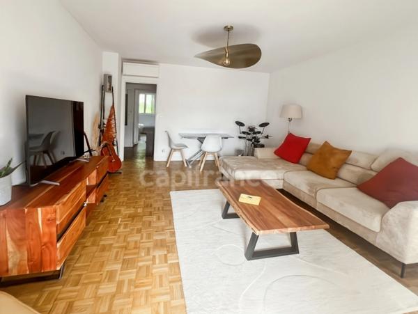 AJACCIO (20), quartier des étrangers, bel appartement T3 traversant, dernier étage, bel aperçu mer, parking, ascenseur