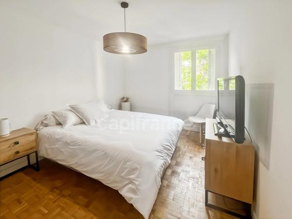 AJACCIO (20), quartier des étrangers, bel appartement T3 traversant, dernier étage, bel aperçu mer, parking, ascenseur