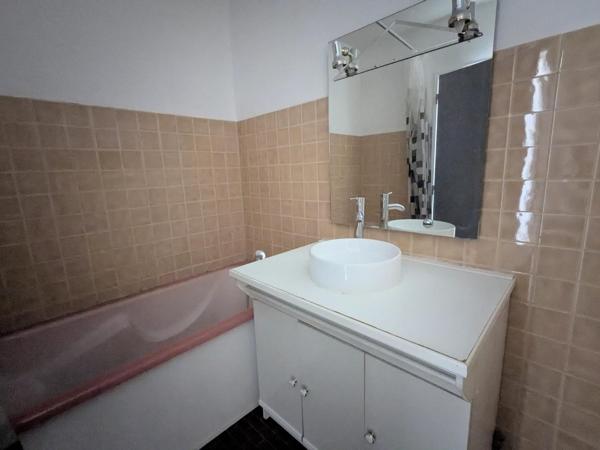 Appartement avec deux balcons et garage fermé