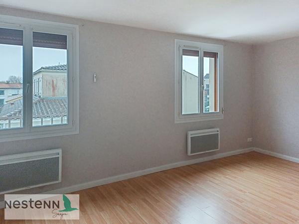A vendre appartement lumineux de  55m2, 2 pieces a Saujon proche centre ville