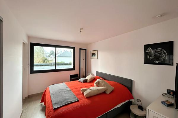 Contemporaine de 215m² avec garages PETIT-CHANTILLY