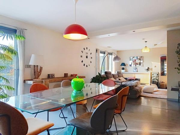 emplacement idéal pour cette villa rénovée en 2011