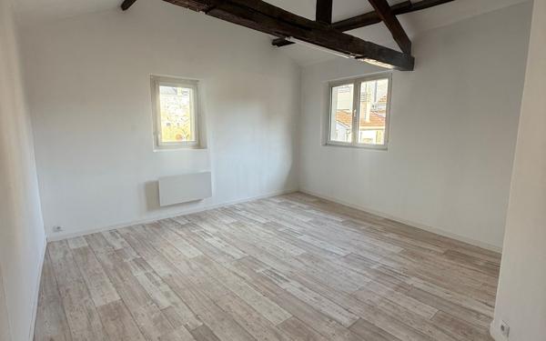 Appartement à louer    4 pièces •  Compiègne