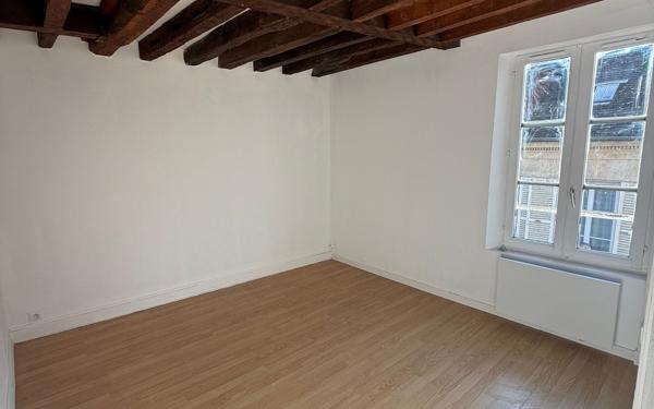 Appartement à louer    4 pièces •  Compiègne