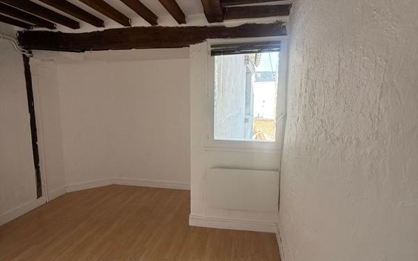 Appartement à louer    4 pièces •  Compiègne