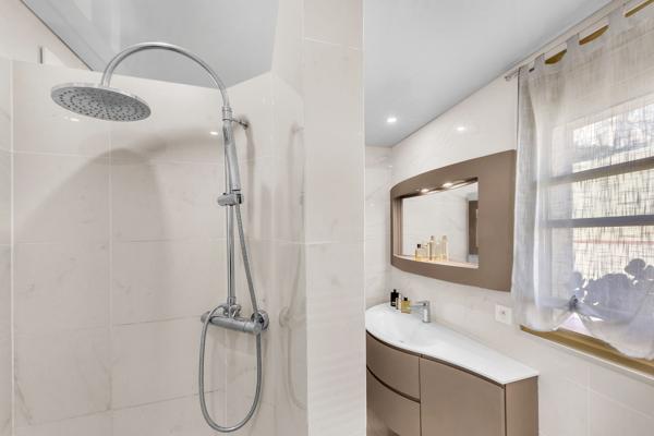Vente Appartement de luxe Menton 3 Pièces 65 m²