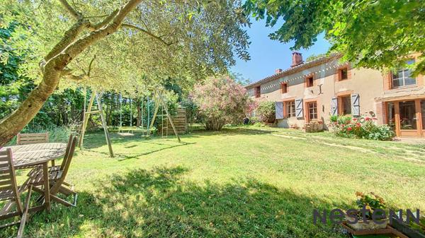 A vendre Ancien corps de ferme rénové composé de deux maisons T6 avec vue imprenable sur les Pyrénées secteur Carbonne !