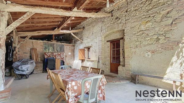 A vendre Ancien corps de ferme rénové composé de deux maisons T6 avec vue imprenable sur les Pyrénées secteur Carbonne !