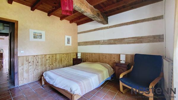 A vendre Ancien corps de ferme rénové composé de deux maisons T6 avec vue imprenable sur les Pyrénées secteur Carbonne !