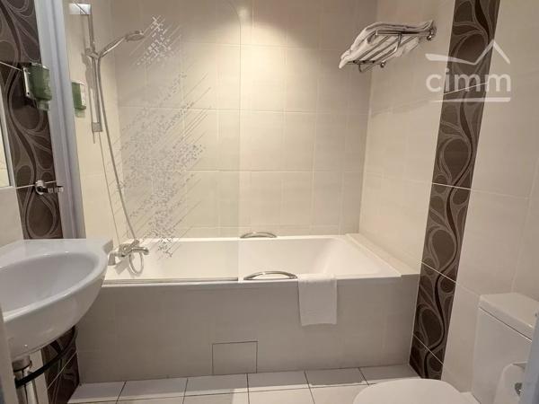 📍 Secteur Gare- Surface exploitable : ~620 m² | Loyer mensuel : 1 430 € HT HC