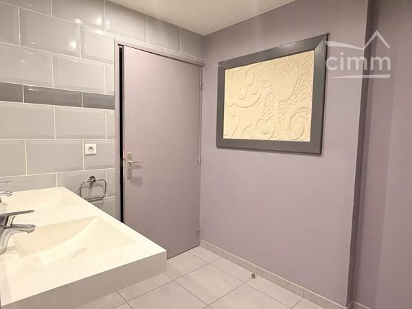 📍 Secteur Gare- Surface exploitable : ~620 m² | Loyer mensuel : 1 430 € HT HC