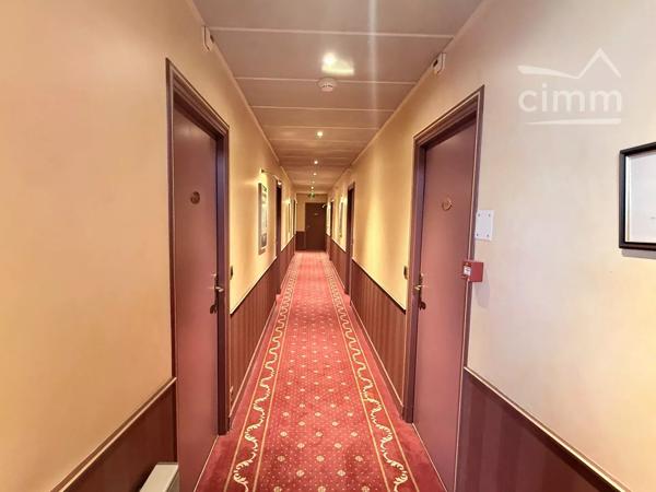 📍 Secteur Gare- Surface exploitable : ~620 m² | Loyer mensuel : 1 430 € HT HC