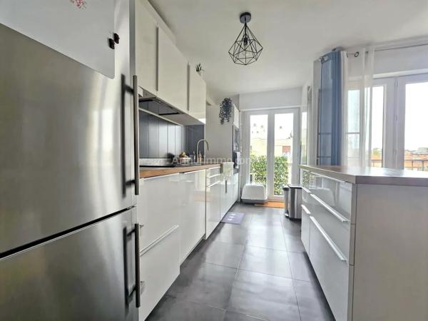 Vente                                                      Appartement
                        
                     3 pièces                      72 m2                     à Nogent-sur-Marne